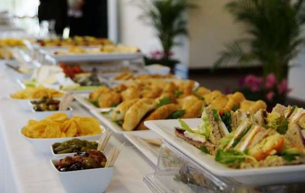 5 Key Benefits of Hiring Catering Services